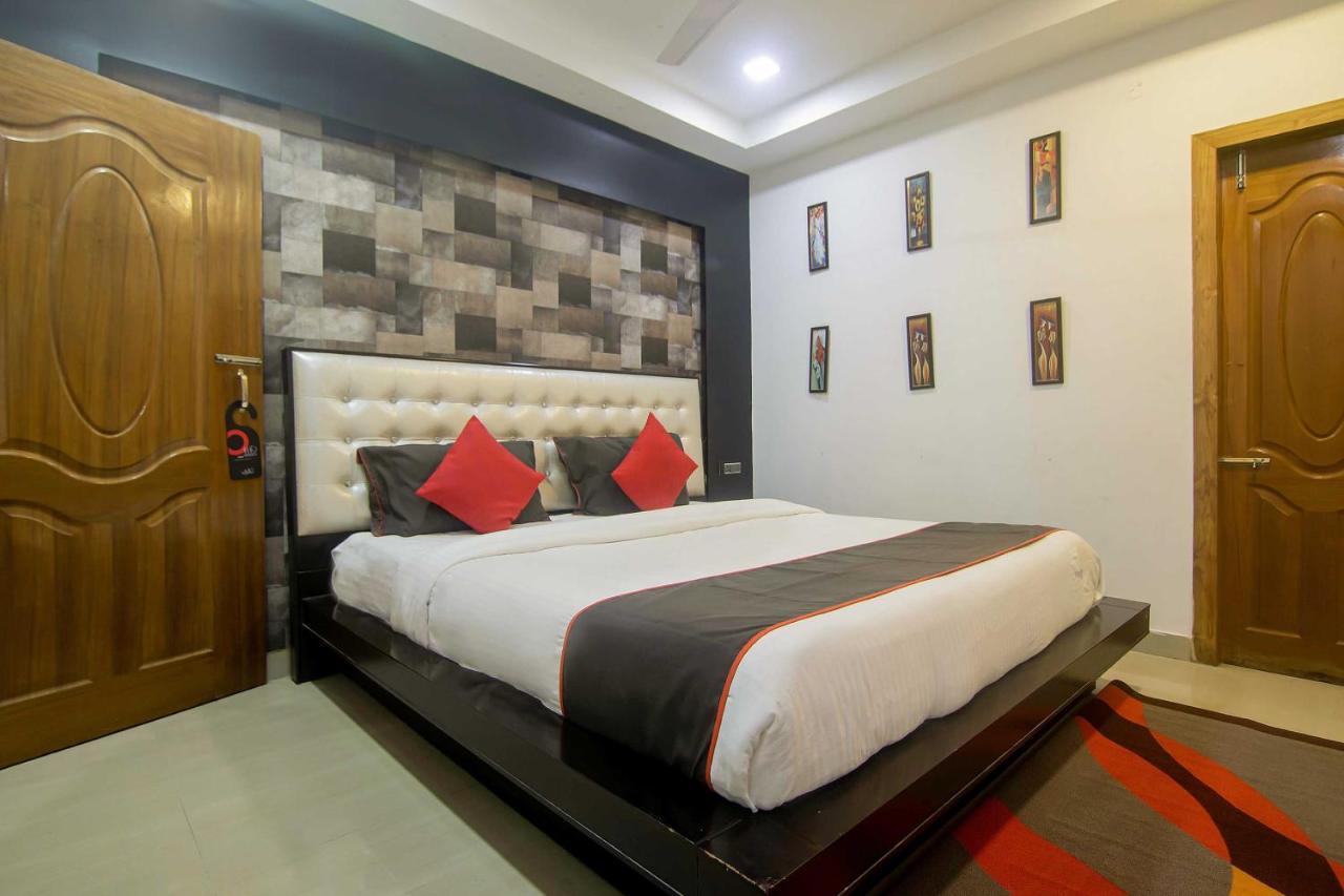 Collection O The Blu Bell Nizarapar Path Hotel Guwahati Ngoại thất bức ảnh