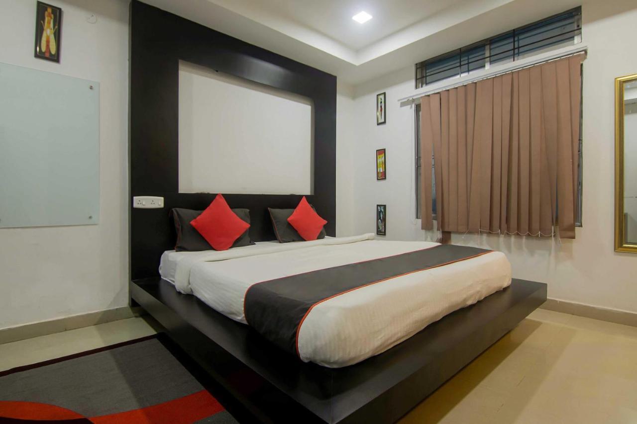 Collection O The Blu Bell Nizarapar Path Hotel Guwahati Ngoại thất bức ảnh