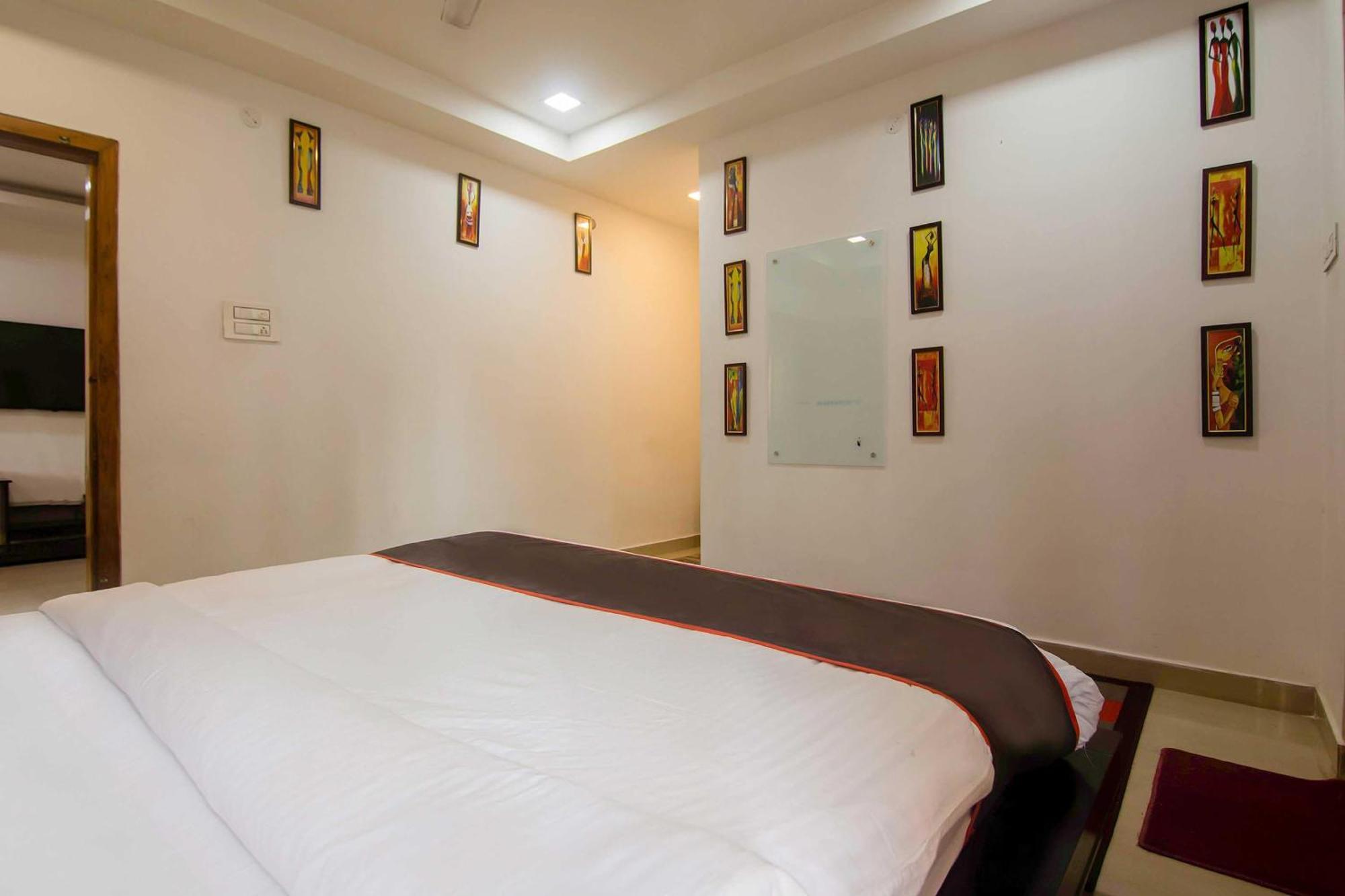 Collection O The Blu Bell Nizarapar Path Hotel Guwahati Ngoại thất bức ảnh