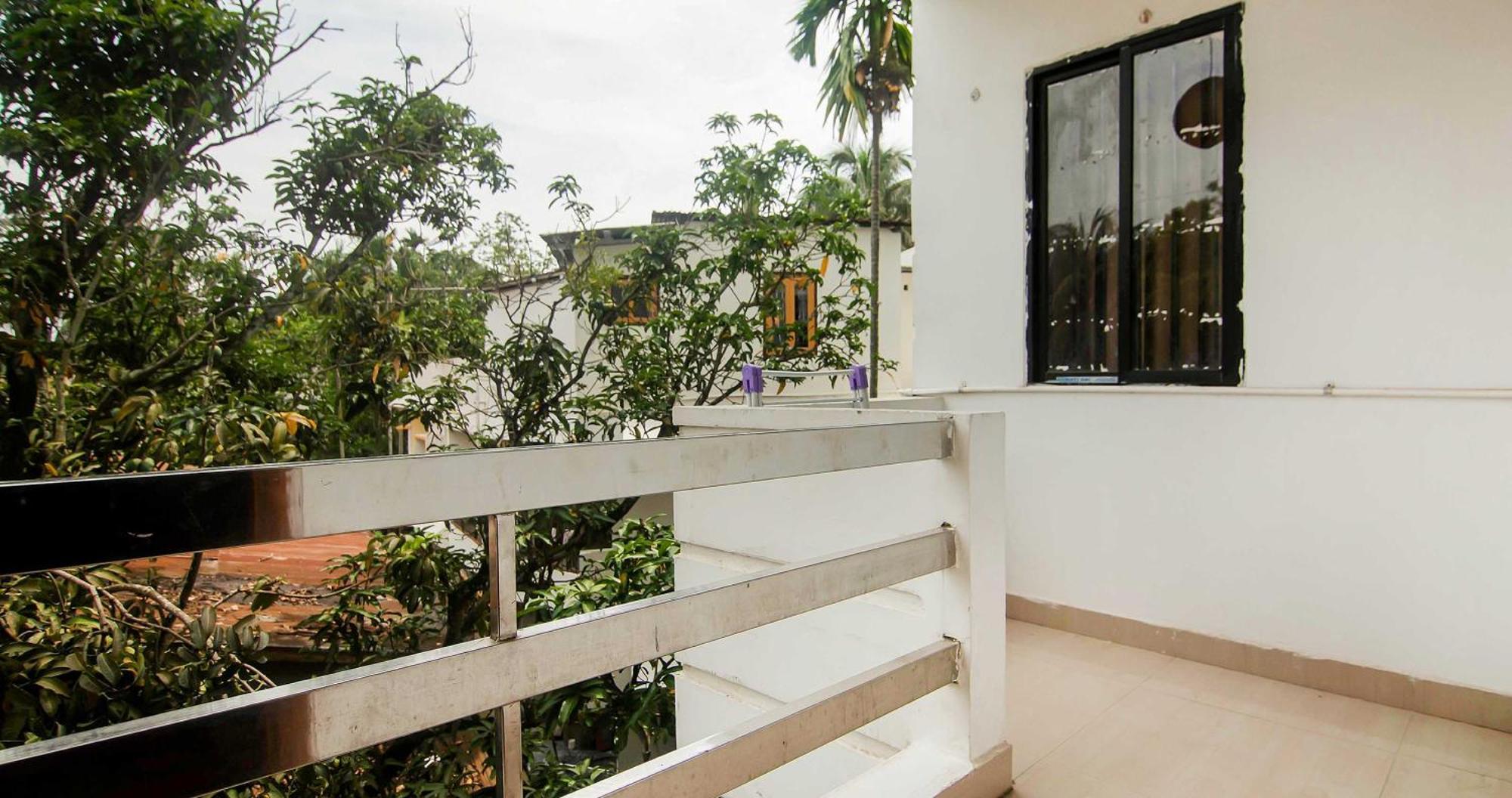Collection O The Blu Bell Nizarapar Path Hotel Guwahati Ngoại thất bức ảnh