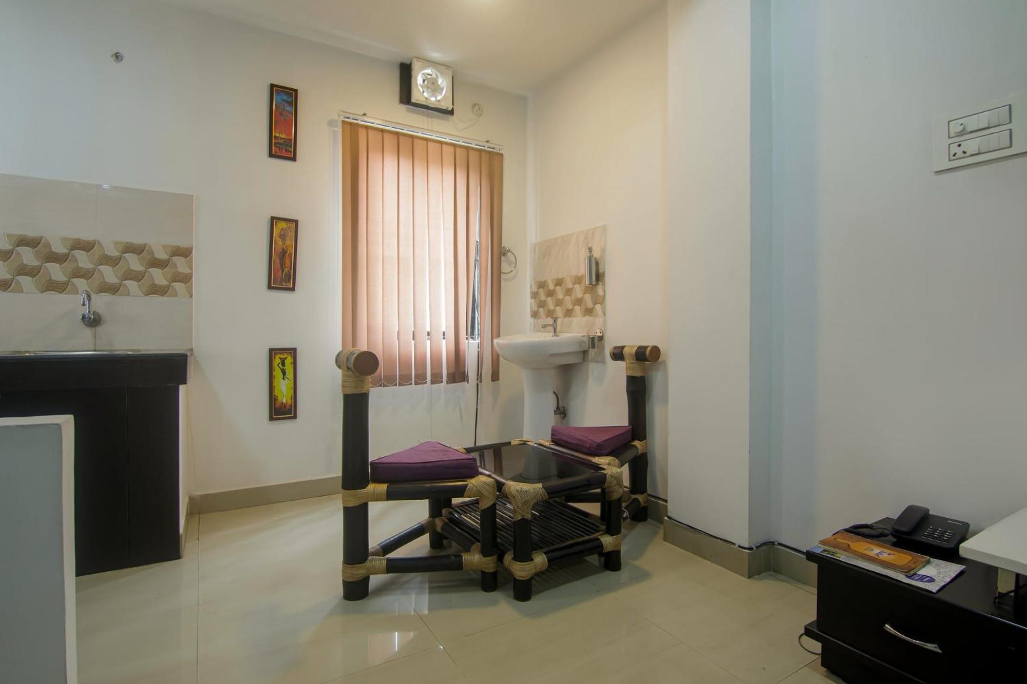 Collection O The Blu Bell Nizarapar Path Hotel Guwahati Ngoại thất bức ảnh