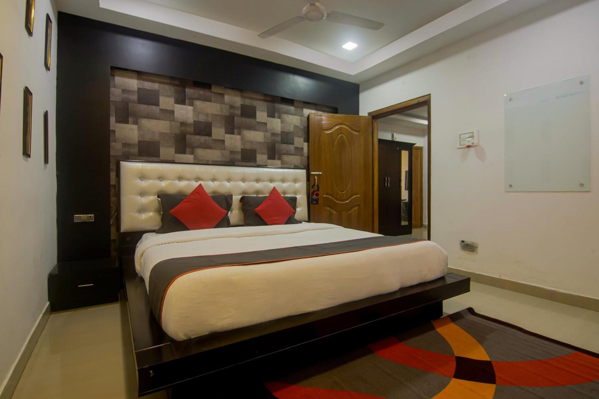 Collection O The Blu Bell Nizarapar Path Hotel Guwahati Ngoại thất bức ảnh