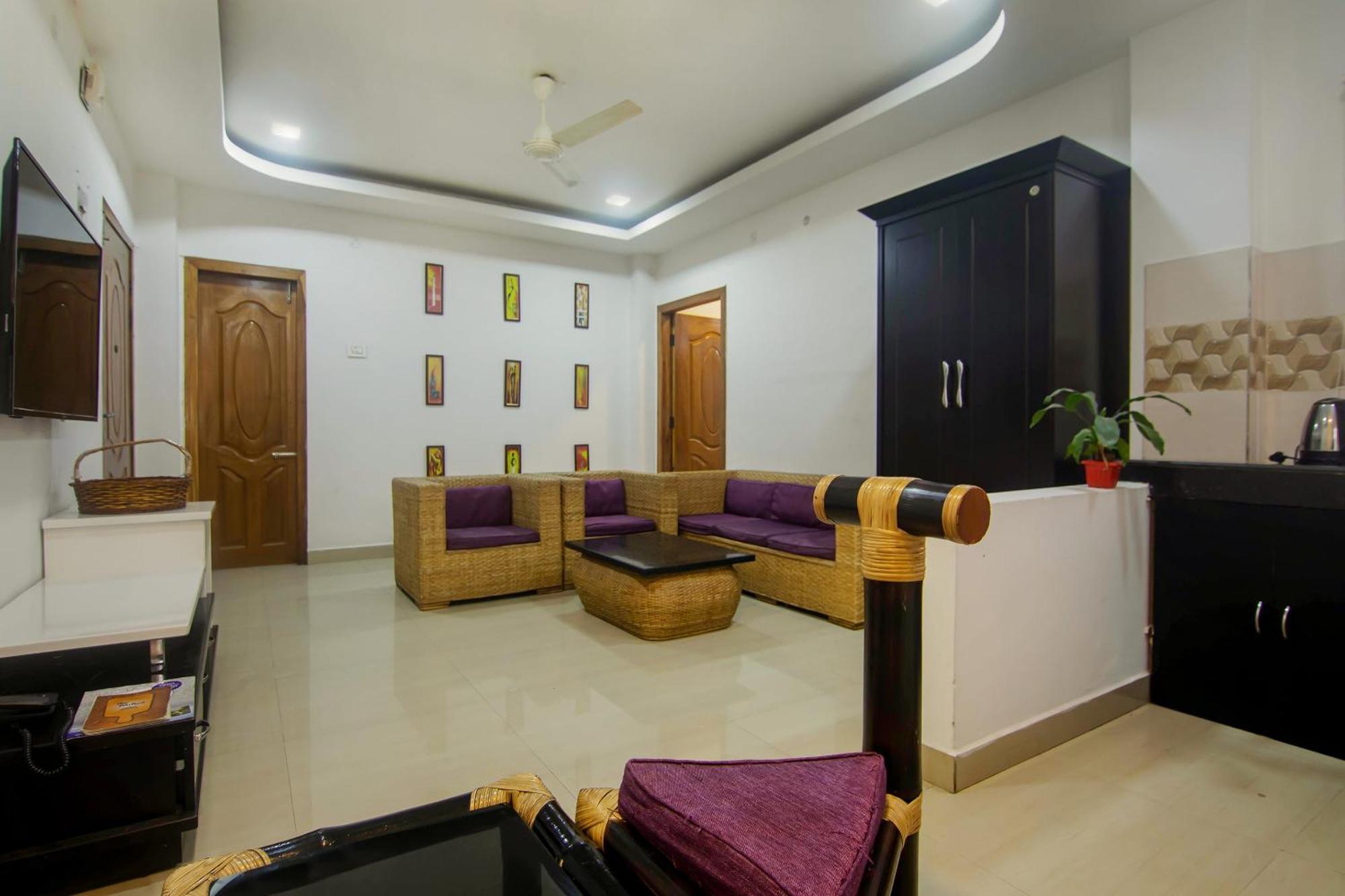 Collection O The Blu Bell Nizarapar Path Hotel Guwahati Ngoại thất bức ảnh