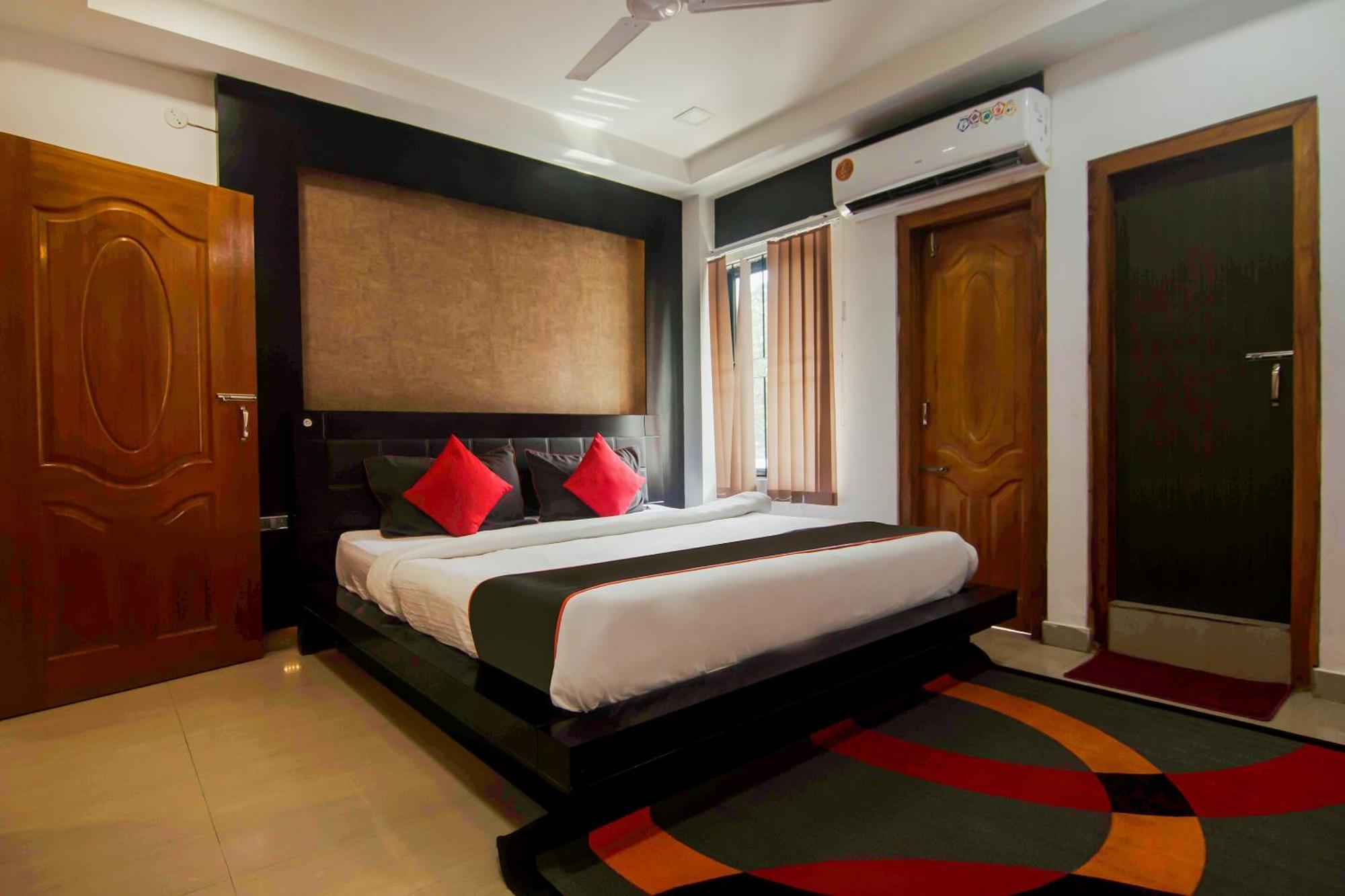 Collection O The Blu Bell Nizarapar Path Hotel Guwahati Ngoại thất bức ảnh