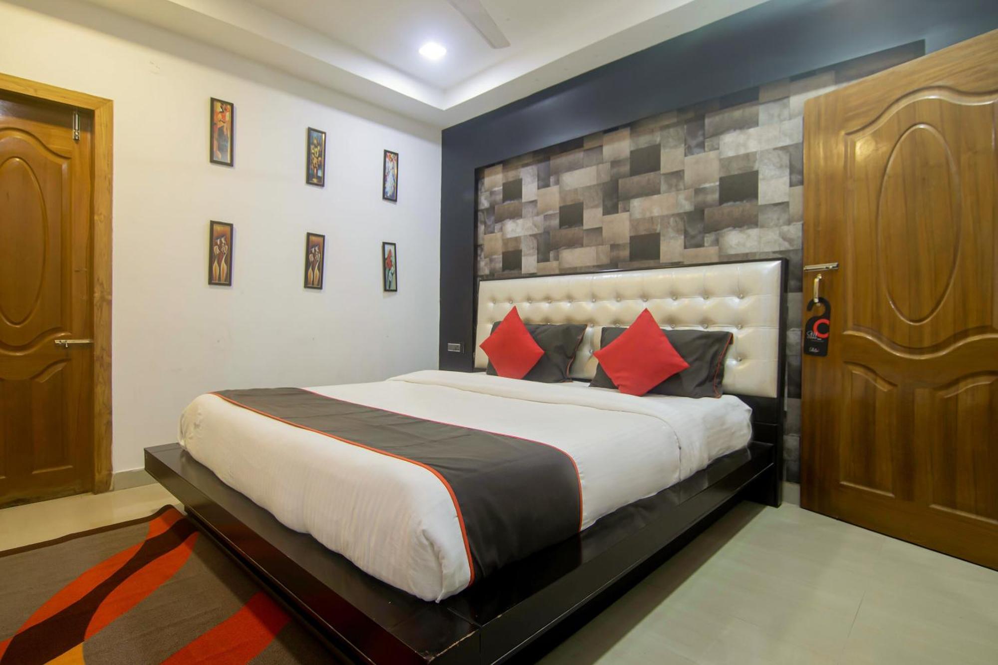 Collection O The Blu Bell Nizarapar Path Hotel Guwahati Ngoại thất bức ảnh