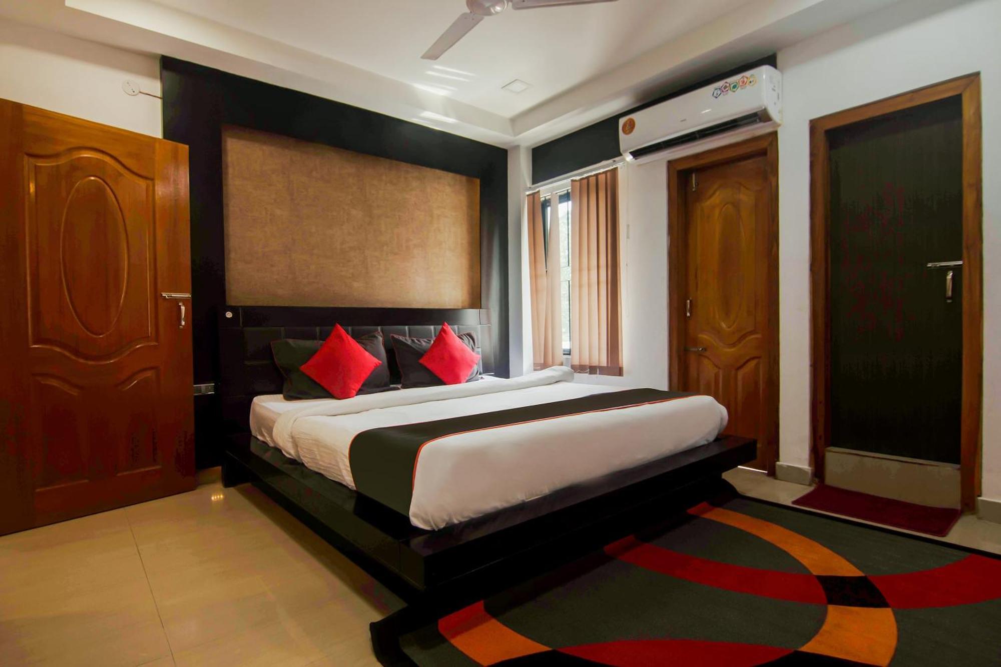 Collection O The Blu Bell Nizarapar Path Hotel Guwahati Ngoại thất bức ảnh