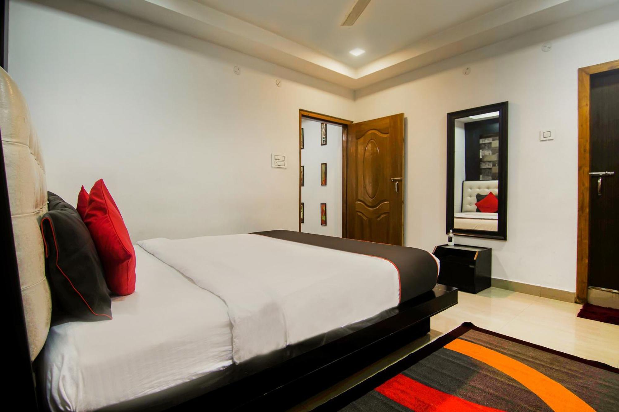 Collection O The Blu Bell Nizarapar Path Hotel Guwahati Ngoại thất bức ảnh